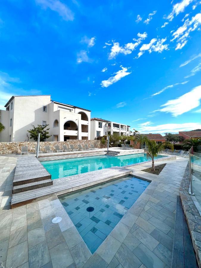 Les Alizes Residence & Spa LʼÎle-Rousse Екстериор снимка