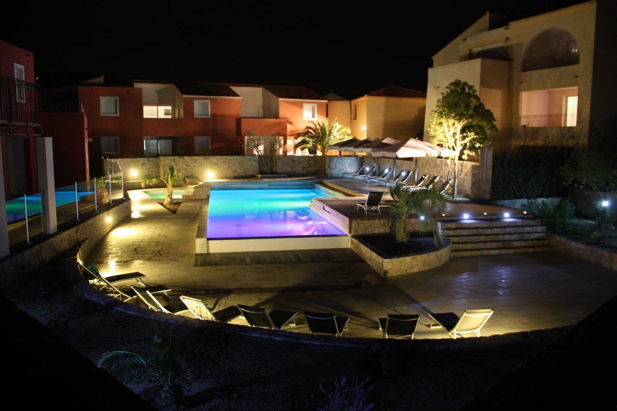 Les Alizes Residence & Spa LʼÎle-Rousse Екстериор снимка