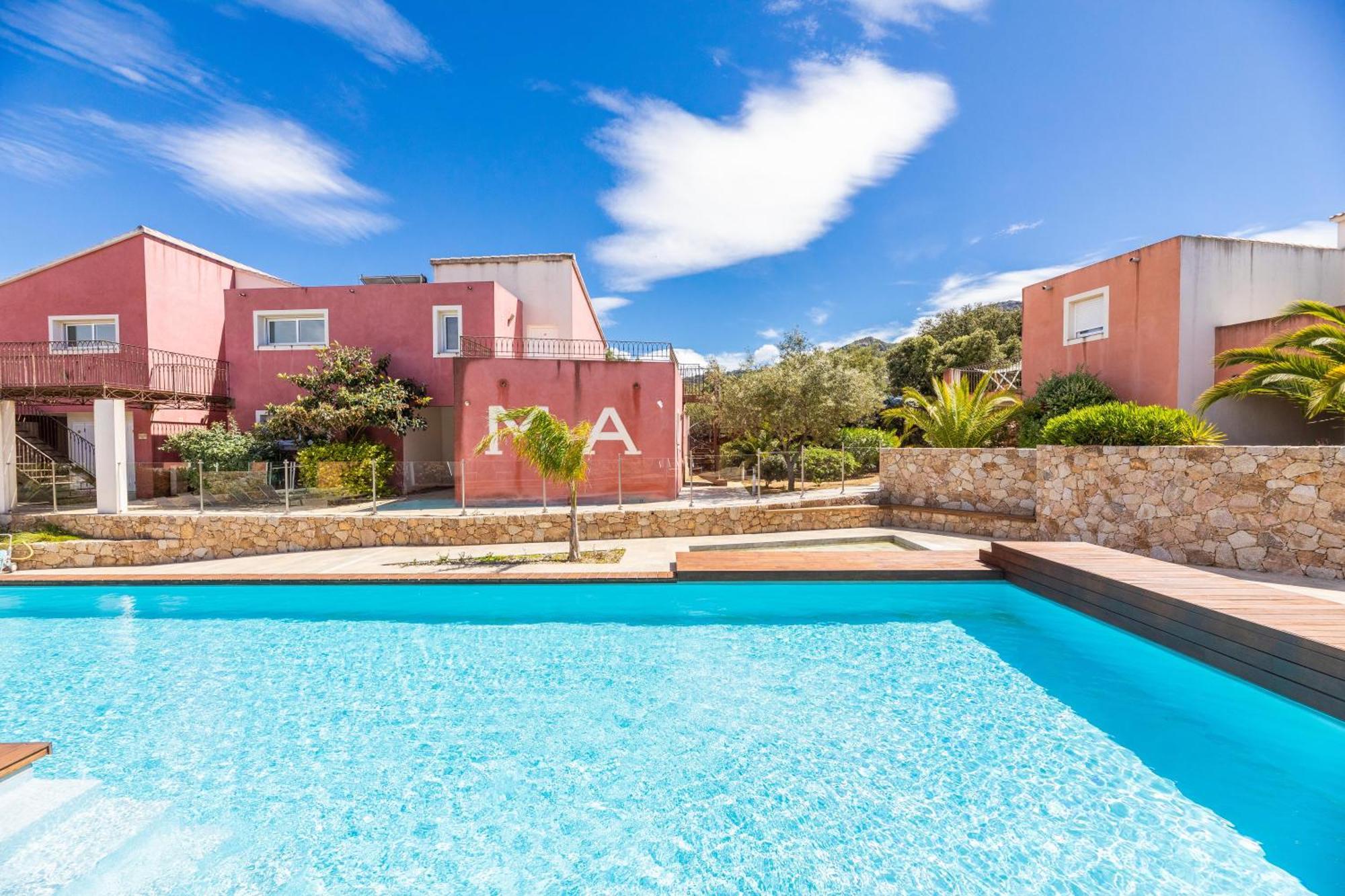 Les Alizes Residence & Spa LʼÎle-Rousse Екстериор снимка