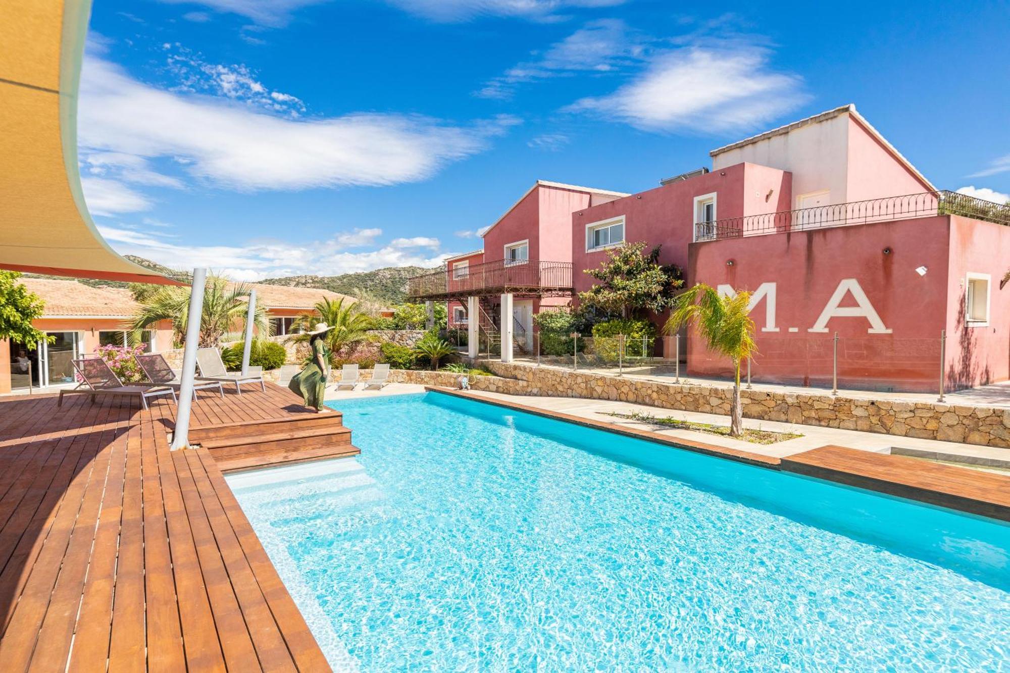 Les Alizes Residence & Spa LʼÎle-Rousse Екстериор снимка