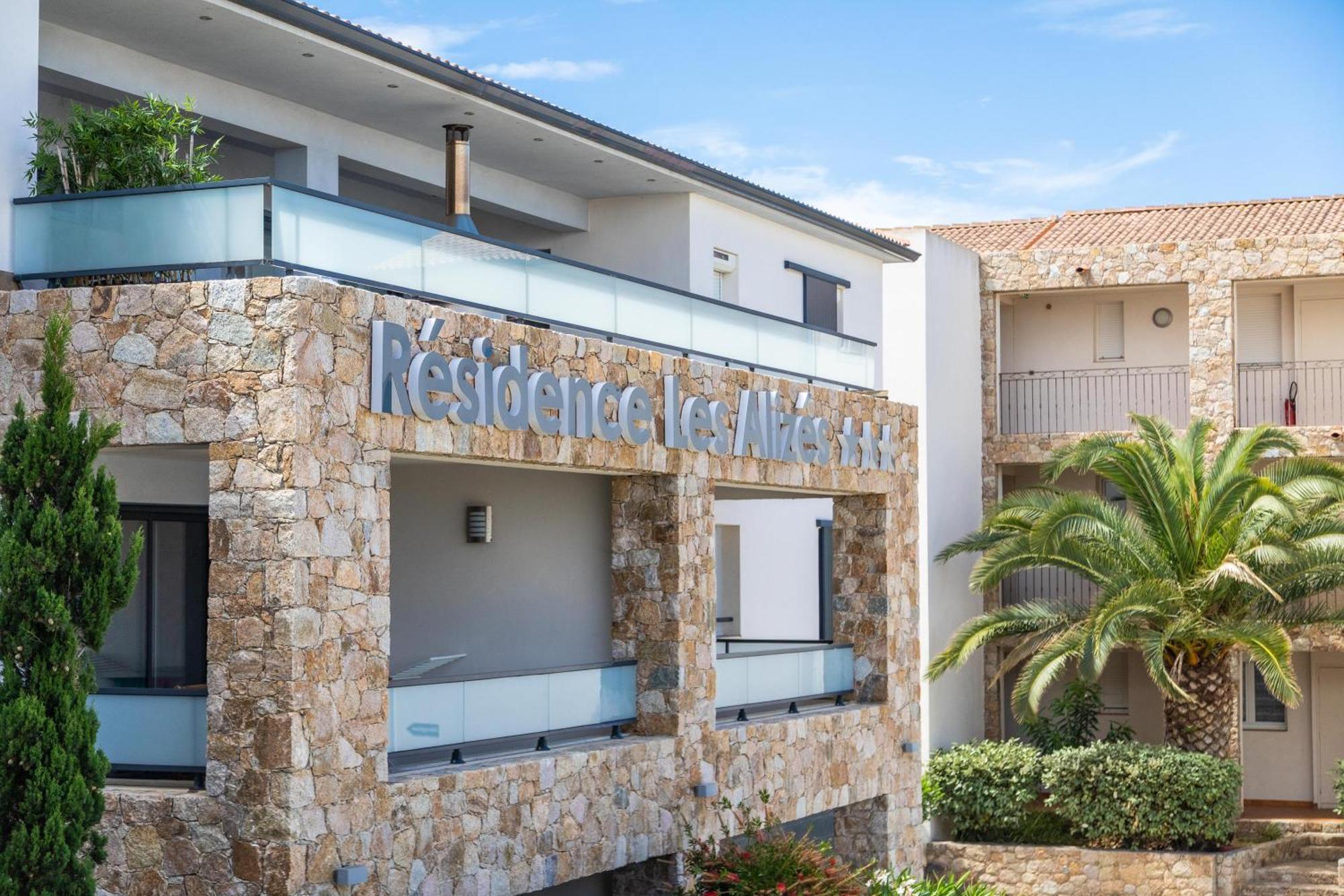 Les Alizes Residence & Spa LʼÎle-Rousse Екстериор снимка