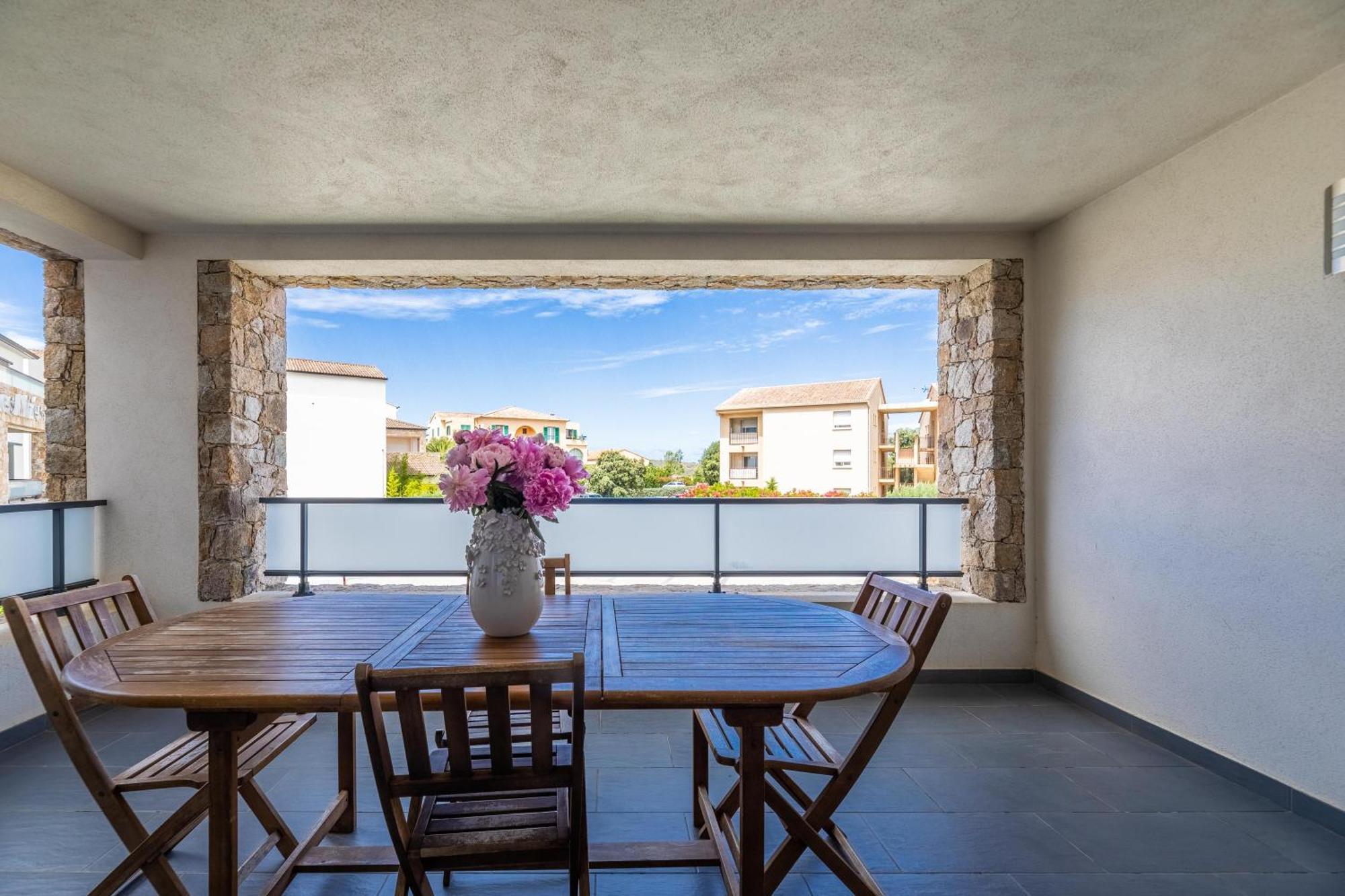 Les Alizes Residence & Spa LʼÎle-Rousse Екстериор снимка