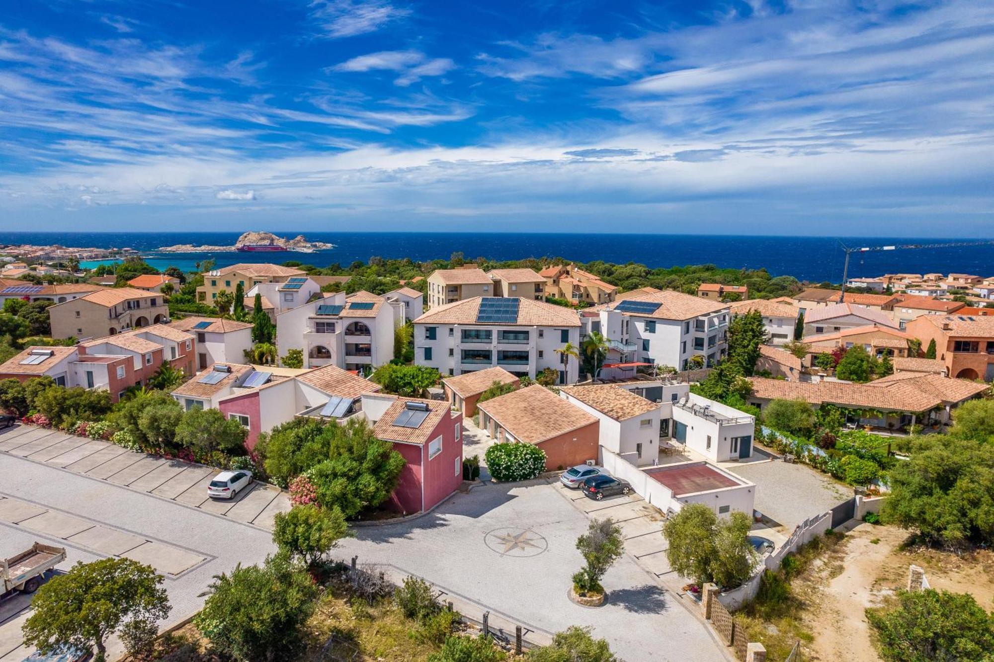 Les Alizes Residence & Spa LʼÎle-Rousse Екстериор снимка