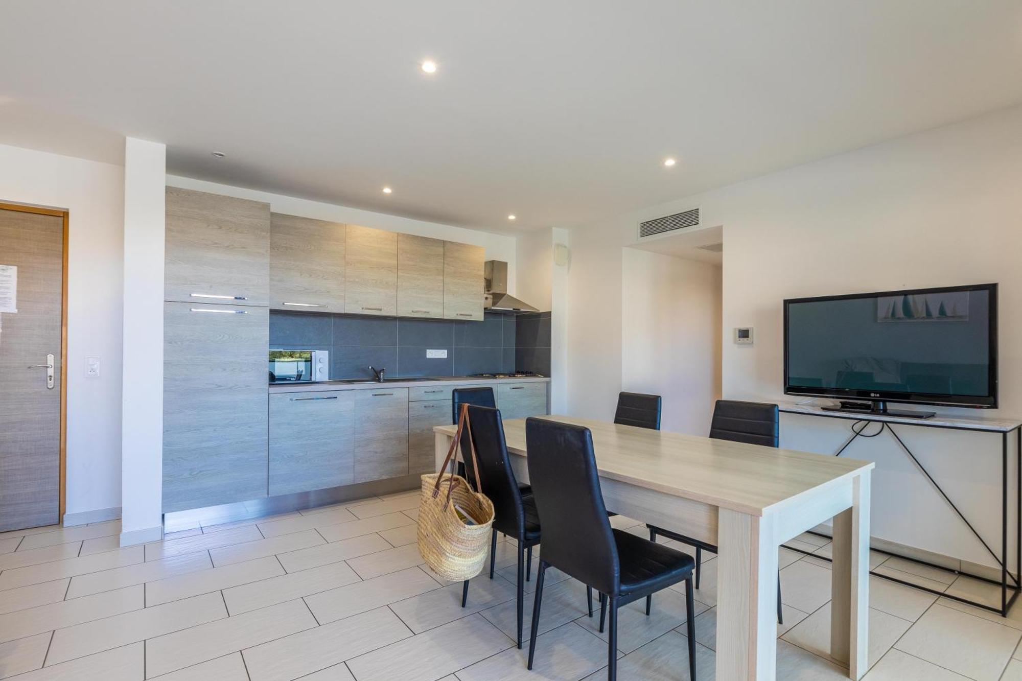 Les Alizes Residence & Spa LʼÎle-Rousse Екстериор снимка