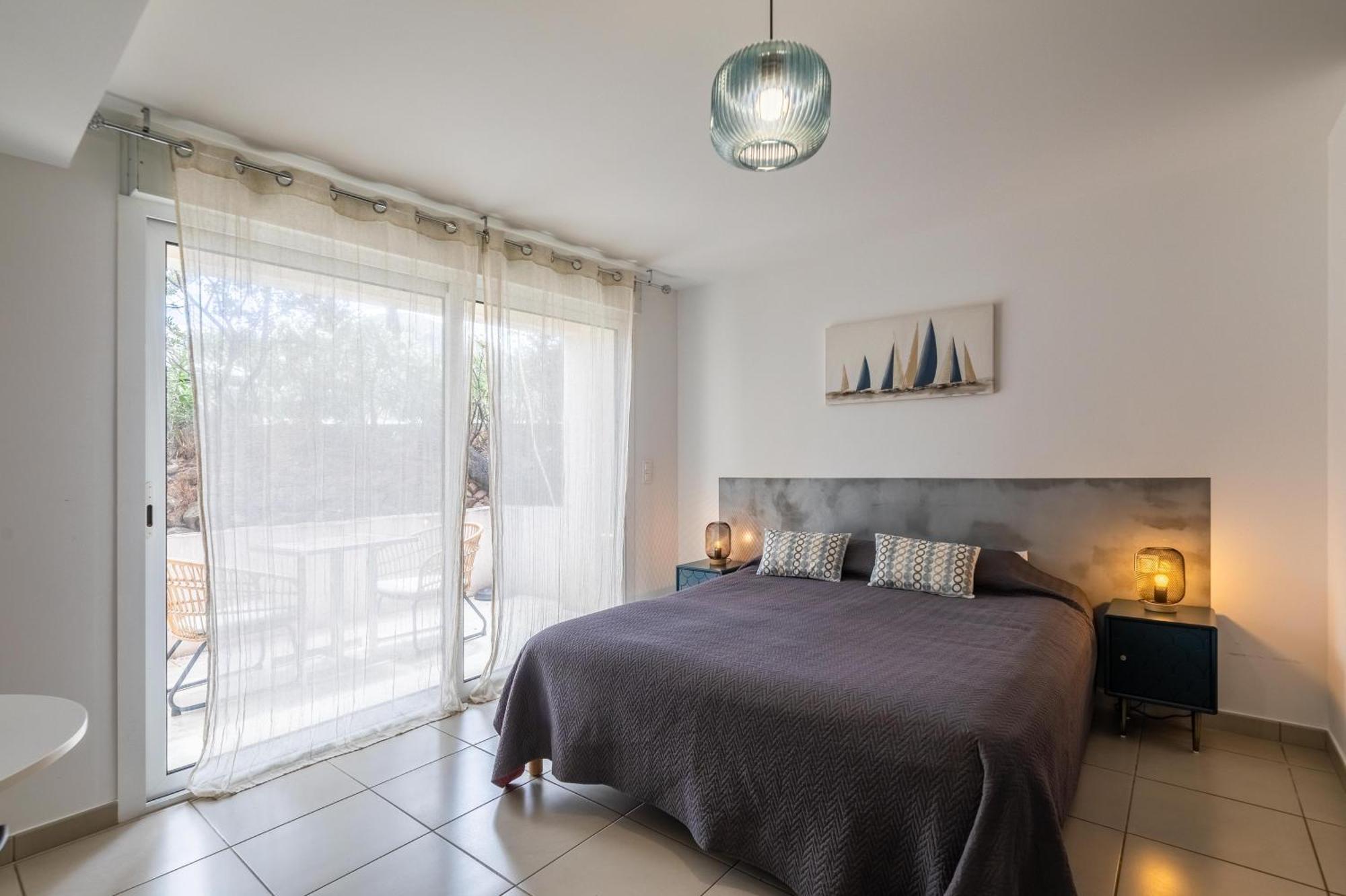 Les Alizes Residence & Spa LʼÎle-Rousse Екстериор снимка
